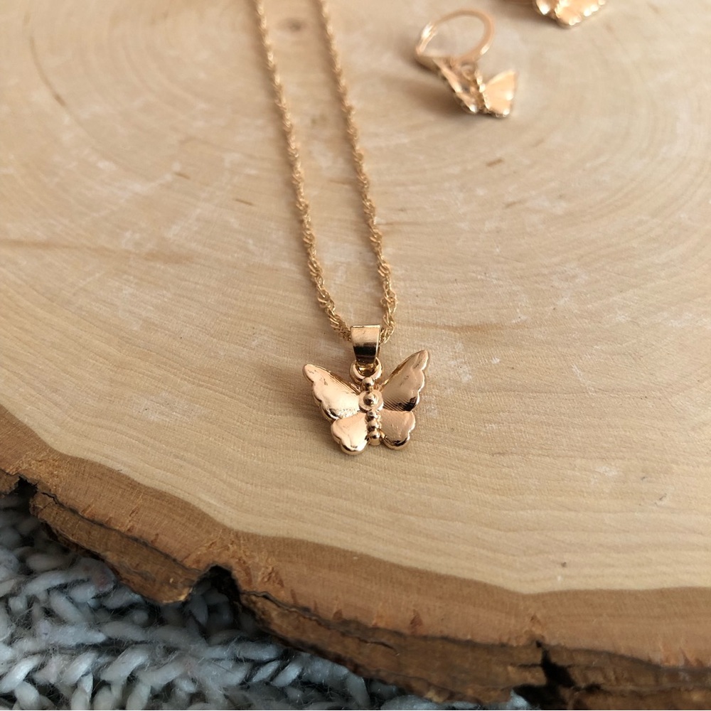 Gold butterfly necklace set